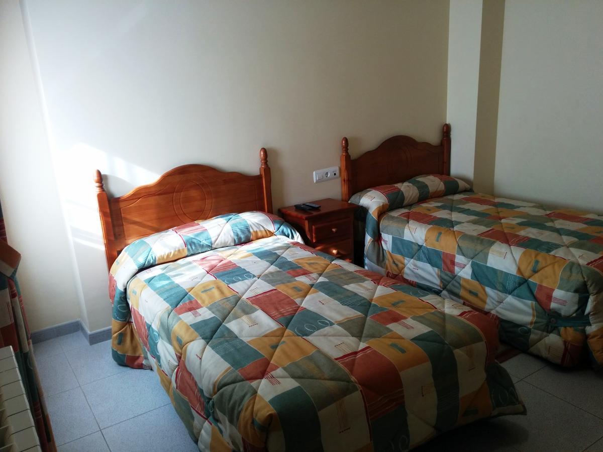 ホテル Hostal Carmen El Puente  エクステリア 写真