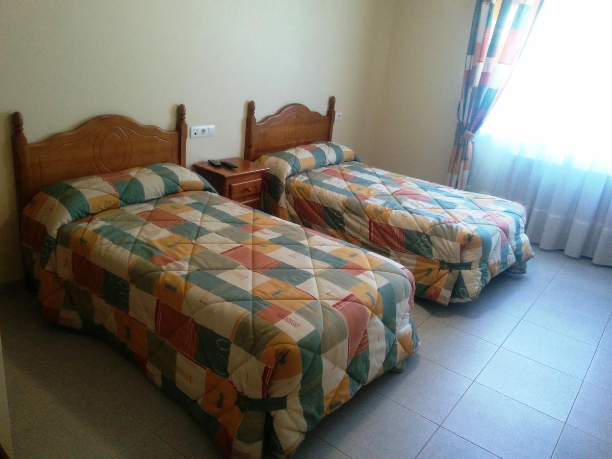 ホテル Hostal Carmen El Puente  エクステリア 写真