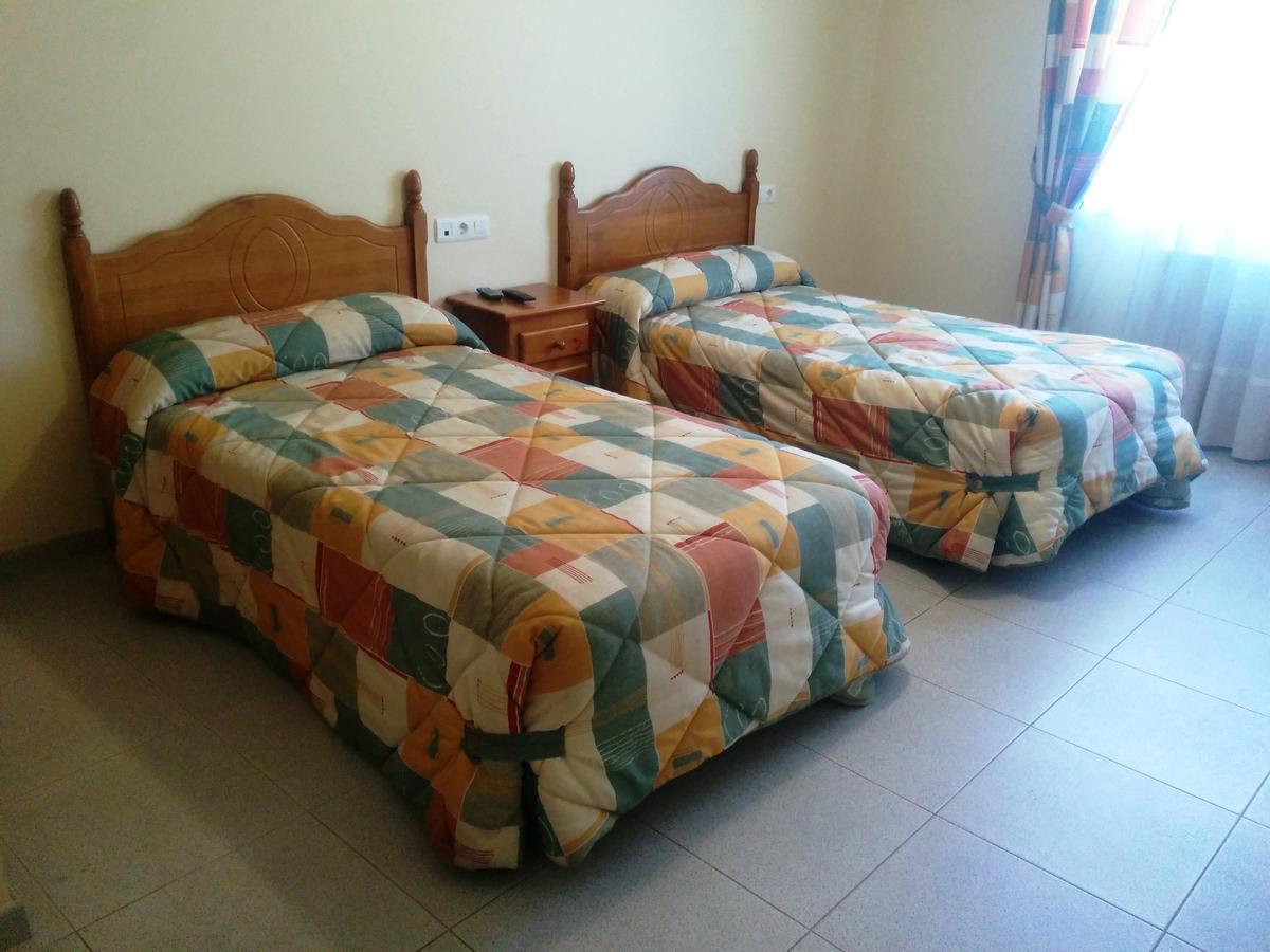 ホテル Hostal Carmen El Puente  エクステリア 写真